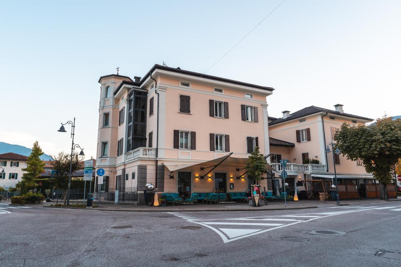 Albergo Caffe Centrale Mezzocorona Exterior foto